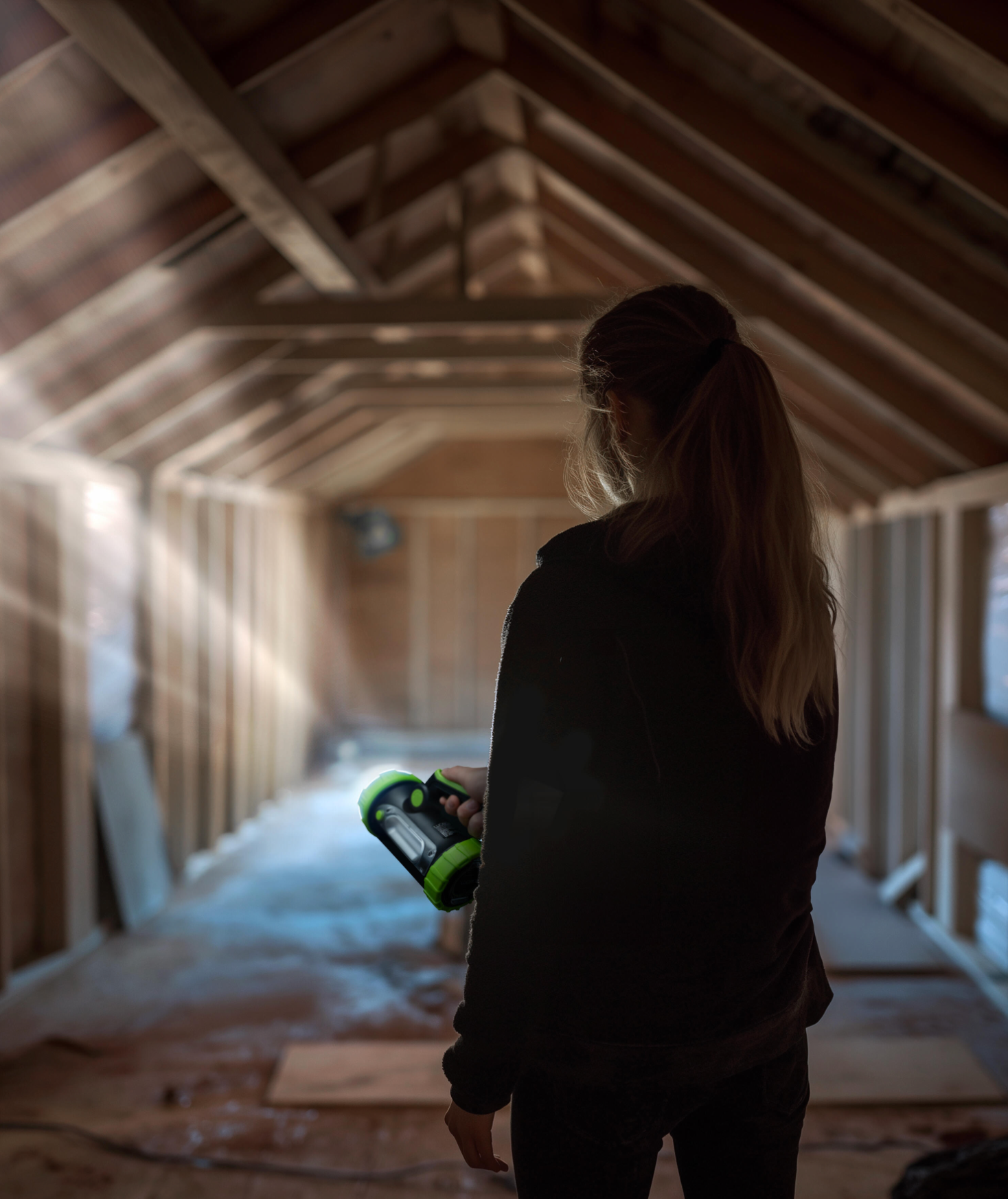 Luceco LED Hand Lamp 300 lm + 170 lm – Rechargeable via USB – IP44 – Power Bank