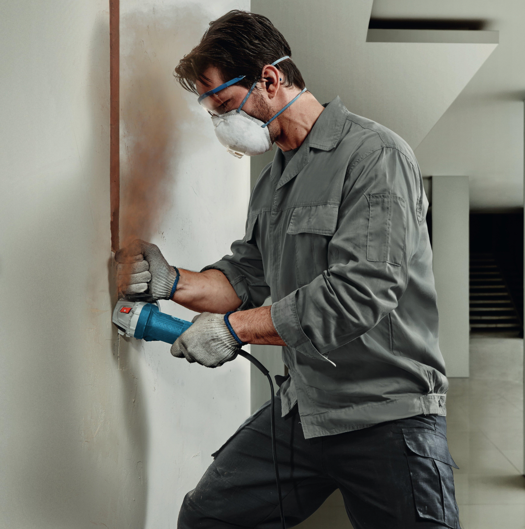 Bosch GWS – 700 W angle grinder, 115 mm