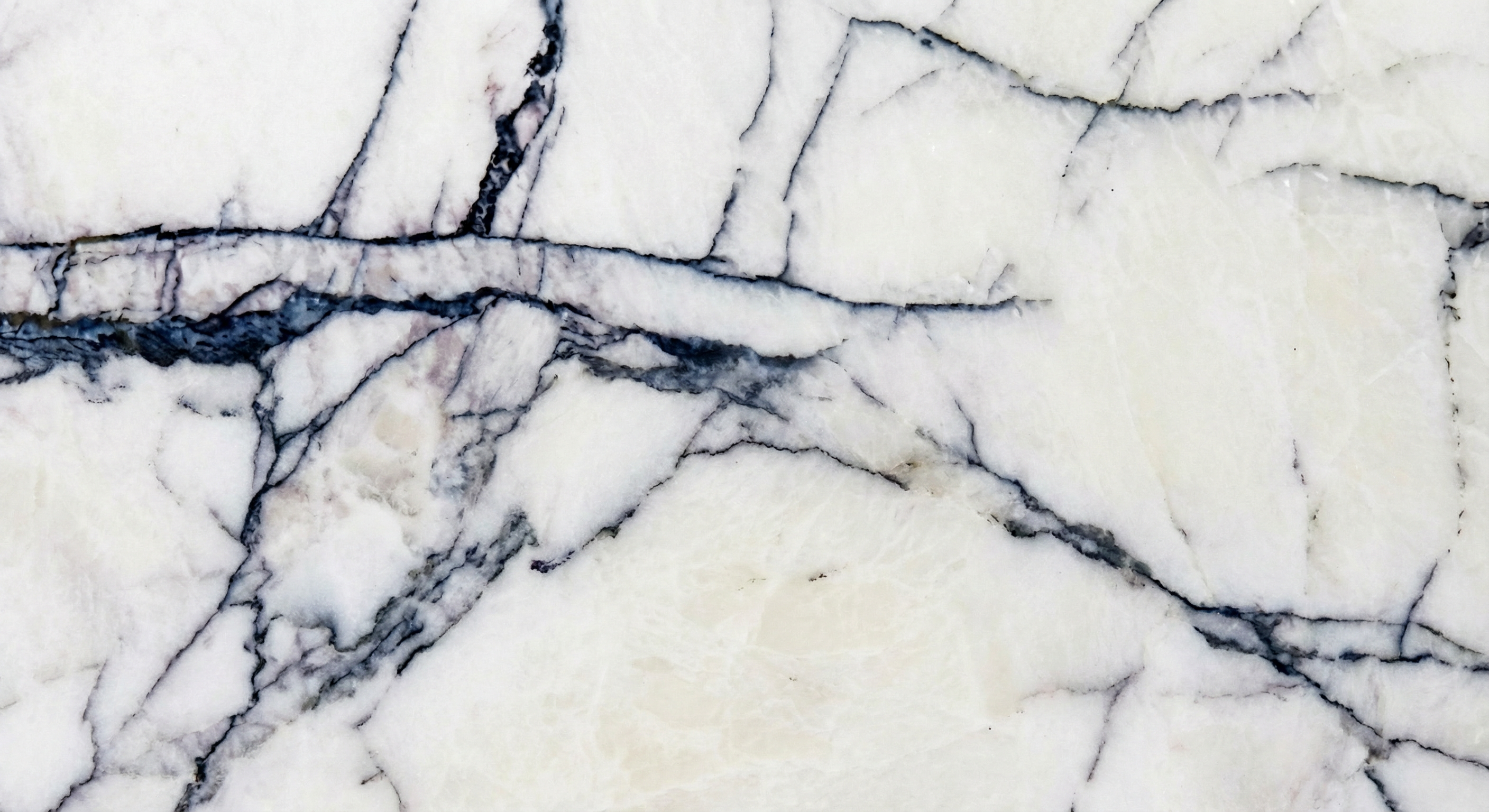 White Lilac Premium Stone Slab – Polished Finish - 190€/m²
