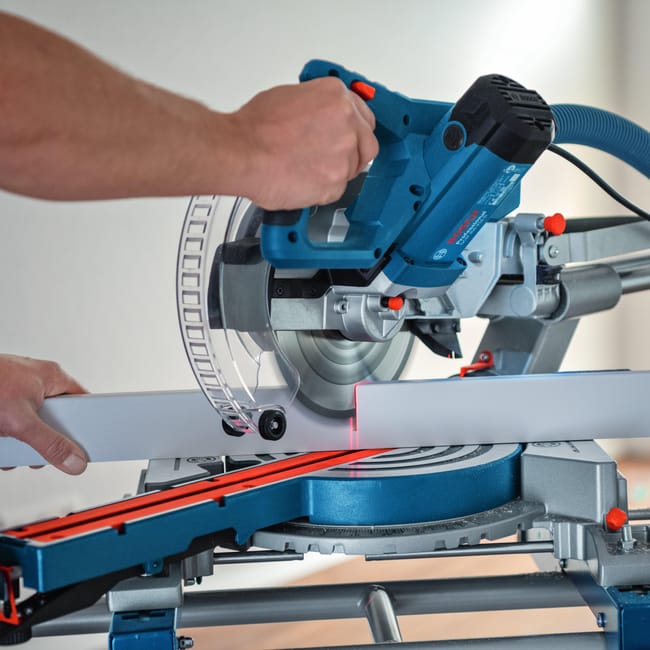 Bosch GCM 305-216 D Telescopic Sliding Compound Miter Saw