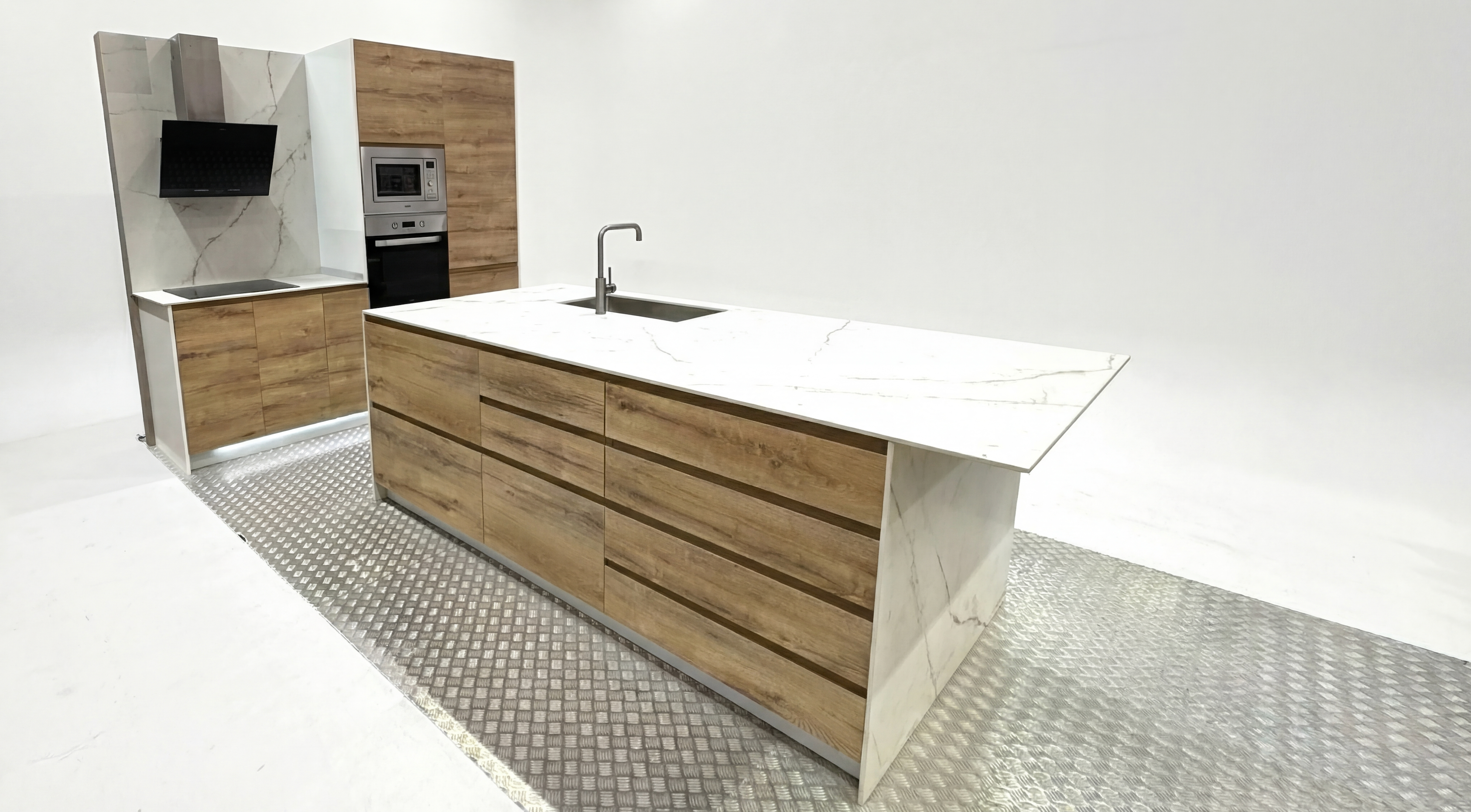 SALZBURG Kitchen – SEVILLA/TOLEDO Edition with CUARZO BEIGE